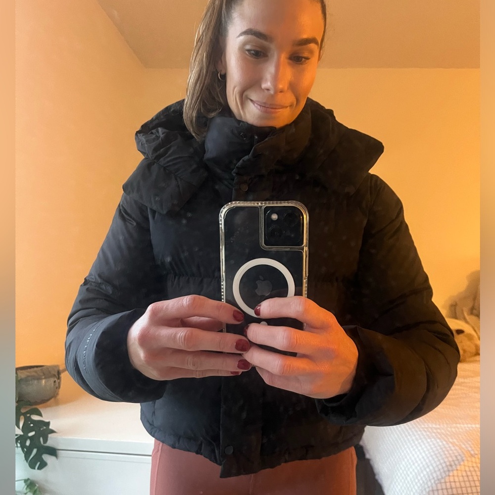 Lululemon cropped Wunder puff jacket